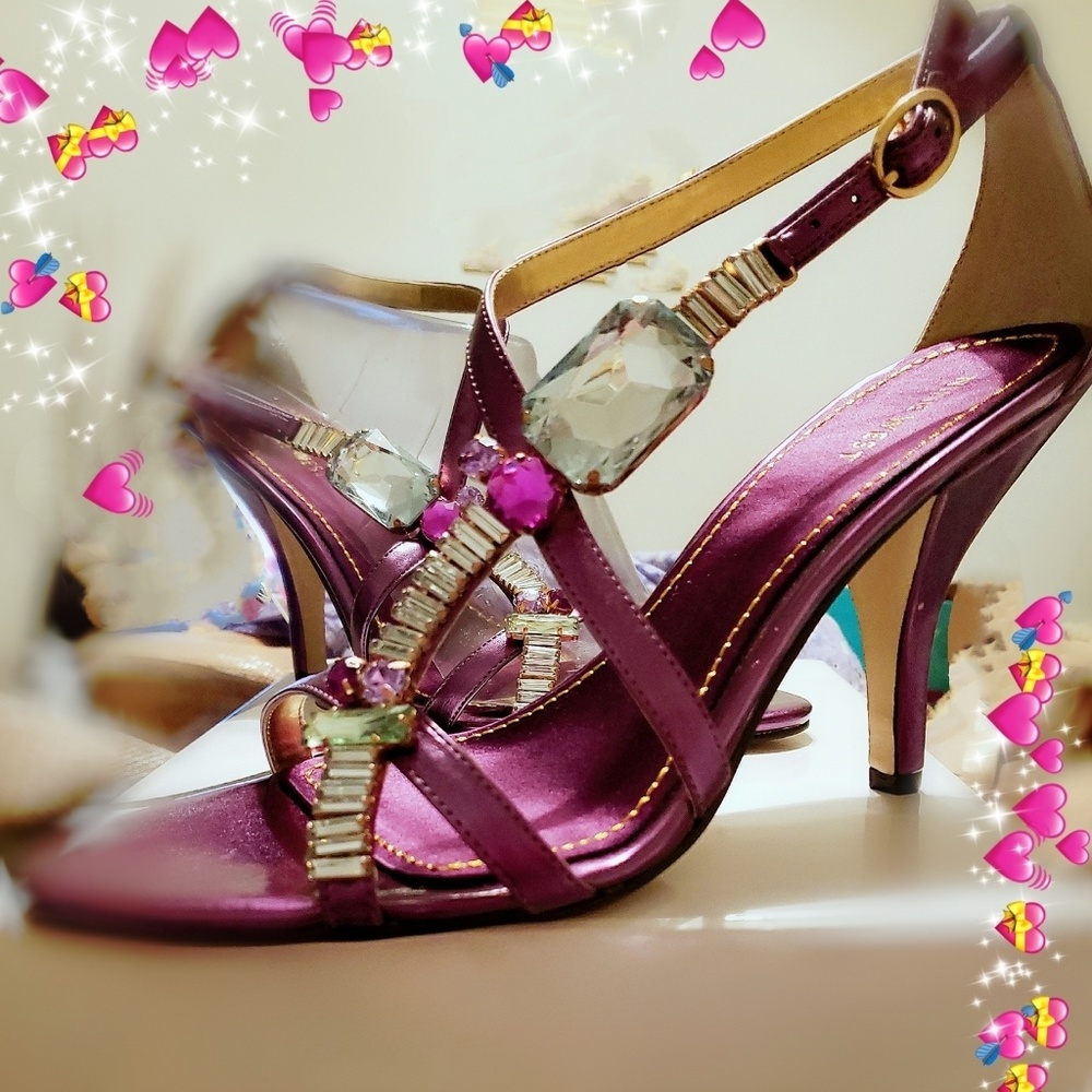 BNIB Nine West-Premise. Purple jeweled 3.5" heel
